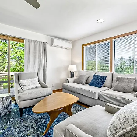 Evelyn'S River Front Retreat
